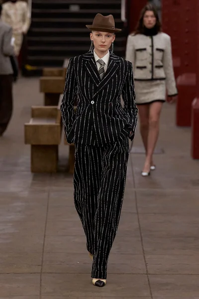 Look 39